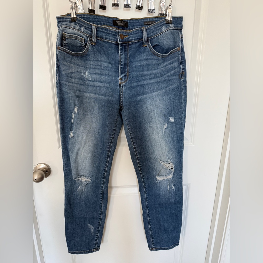 Judy Blue Farrah Mid-Rise Relaxed Fit Distressed Jeans